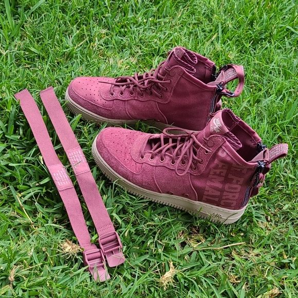 Nike Shoes - Nike Air Force One